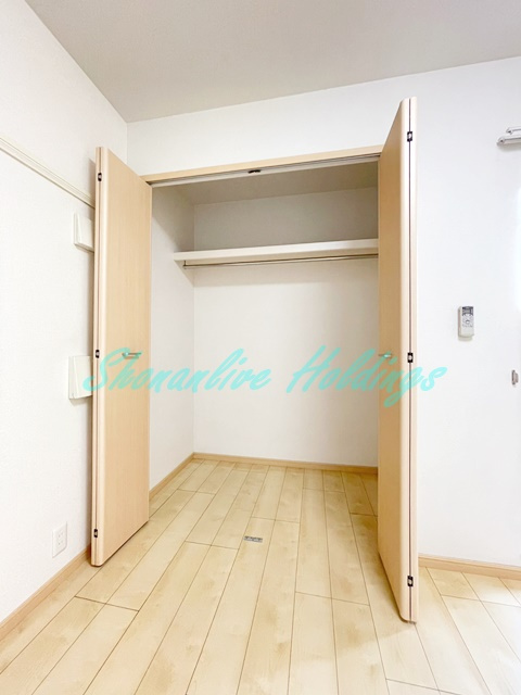 イル　デュ　ボヌールの収納|ポール付きで使い勝手の良いクローゼット♪