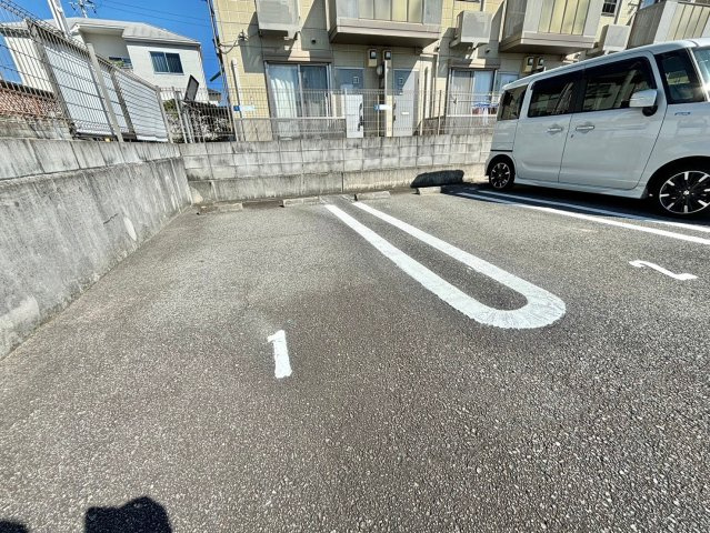 コンフォート佐良和Ⅱの駐車場