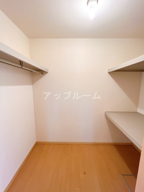 ガーデンコート出川 C棟の収納