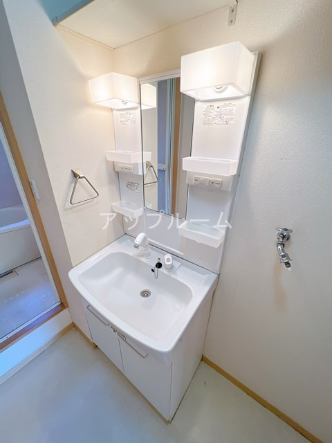 ガーデンコート出川 C棟の洗面所