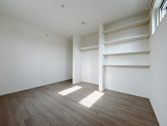 【中古戸建】太田市藪塚町の洋室|■洋室｜子供部屋のメリットは「自立心を養うことができる」「自分で整理整頓できるようになる」そして、お子様が成長した際には「プライバシーを確保できる」といい事だらけ♪