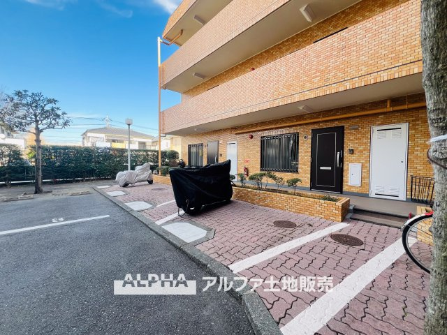 ダイアパレス河辺の外観