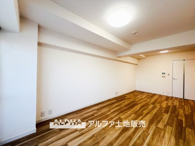 ダイアパレス河辺の居間・リビング|【A home found by chance】
◆偶然見つけた物件で◆思わぬ空間を手に入れたい。愛を育み、人と出会い、新たな命に恵まれる。そんな未来を創造してぬくもりのある住空間を君と共有したい。