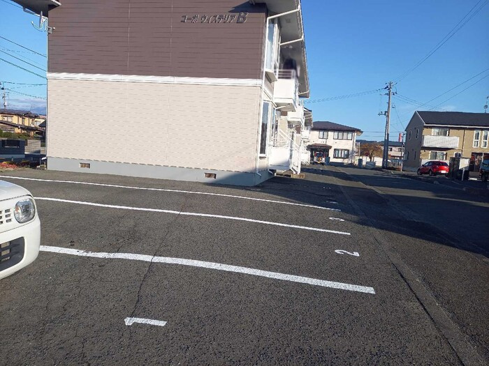 コーポウィステリアの駐車場