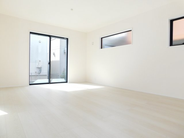 弥富市東中地１丁目の新築一戸建の居間・リビング|◇リビング◇　　南面で明るいリビング１６．２帖　洋室と続き間で２０．２帖の広々空間になります♪