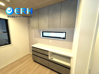 【キッチン】 | 神ノ木通　3区画　新築分譲 | カップボードがあり、キッチン周りの収納豊富です。