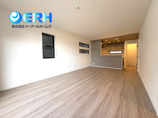 【居間・リビング】 | 神ノ木通　3区画　新築分譲 | リビング18帖で広々しております。