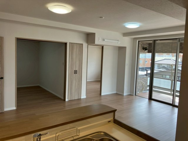 ロイヤルガーデン城西第2の居間・リビング