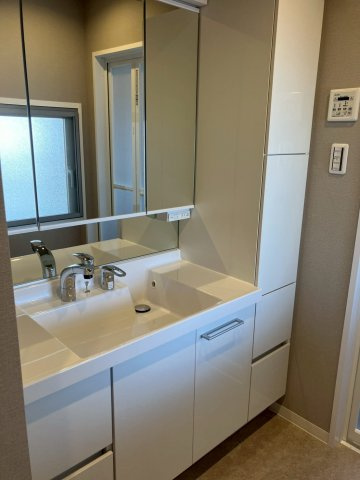 ロイヤルガーデン城西第2の独立洗面台