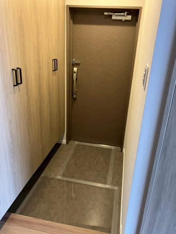 ロイヤルガーデン城西第2の玄関
