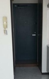 ムツミビルの玄関