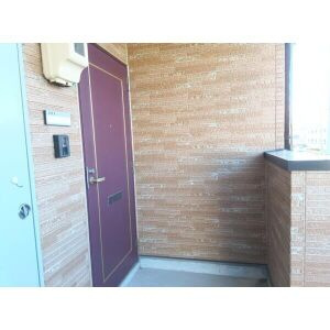 ファミール如意申の玄関