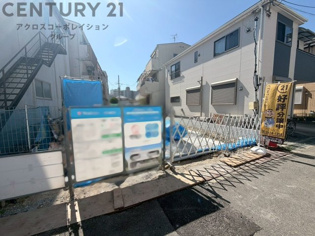 ユニットバスは省スペースでありながら、シンプルな設計と使いやすさを備え、簡便なメンテナンスが可能です。またミラー・小物置き場もあり便利です。