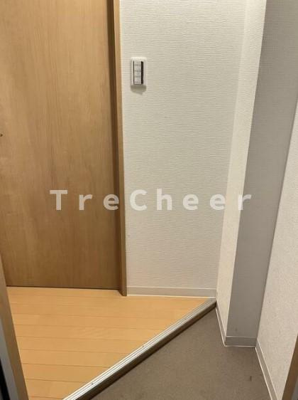 エミネックス蕨南町の玄関