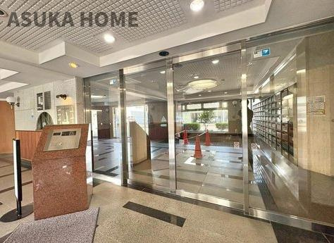 日神パレステージ横濱のエントランス|セキュリテイ面も安心のオートロックで心強いマンションです。