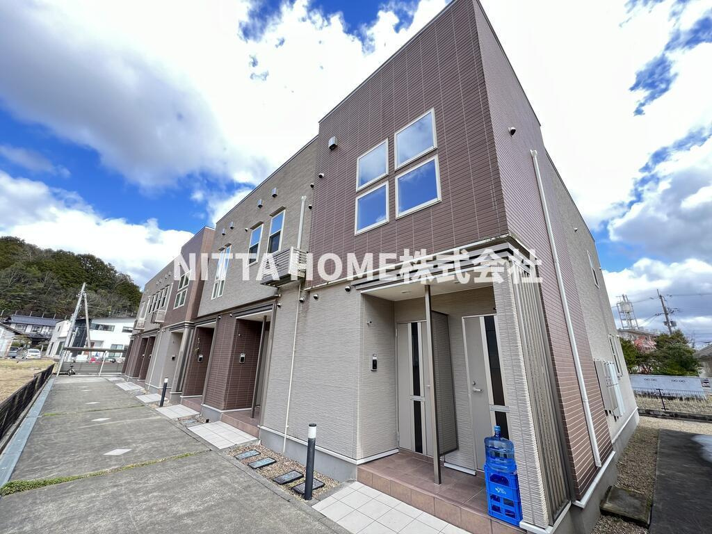 エスポワールＡの外観|豊岡駅が徒歩圏内で便利◇外部物置がついています◎