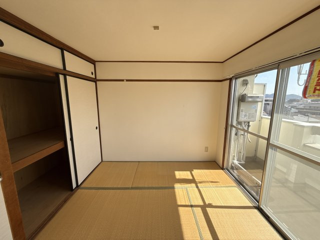シャトー東洋の和室