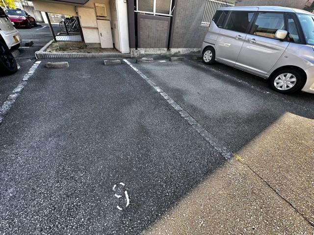 フレグランス大日の駐車場