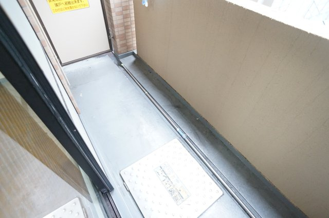 メゾンケイティーエスのバルコニー