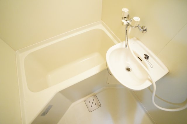 メゾンケイティーエスの浴室