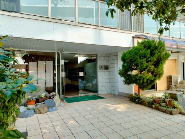 パレスハイツ京橋のエントランス