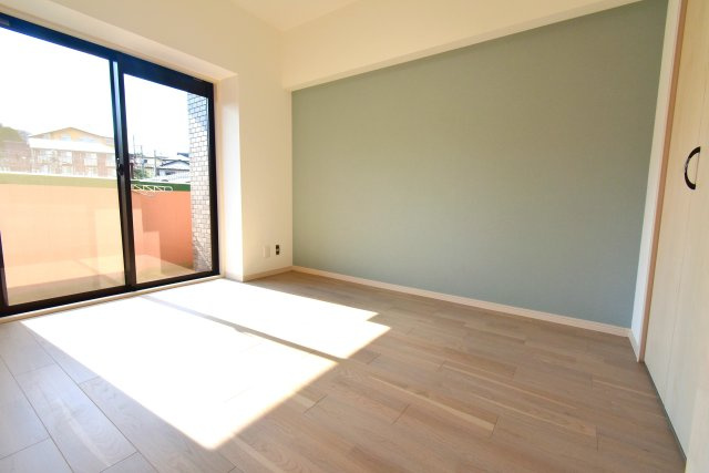 エクレール台原の洋室