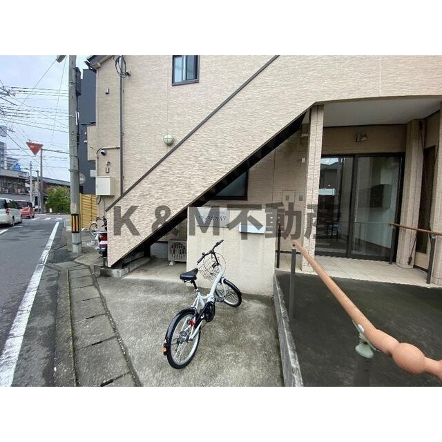 リブレス新河岸Ⅴ　旧新河岸元寮の駐車場|駐車場があるので、車を買う予定の方も安心です
