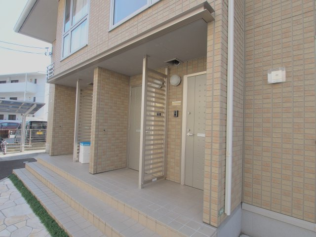 広島市安佐南区上安１丁目のアパートのエントランス