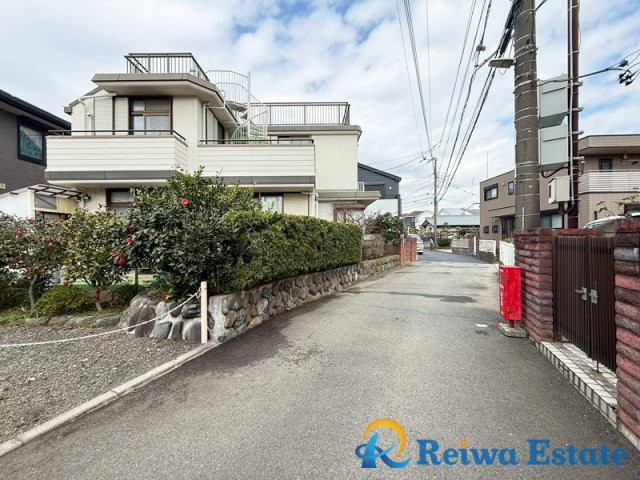 中古戸建　茅ヶ崎市松が丘2丁目の前面道路含む現地写真