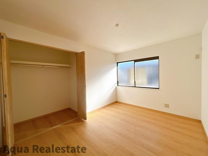 高松市牟礼町　リフォーム住宅の洋室|2階南西側洋室：建具もリフォーム済み