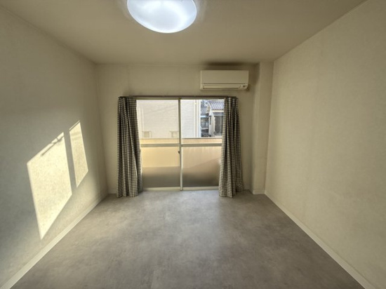 姫西ハイツの居間・リビング