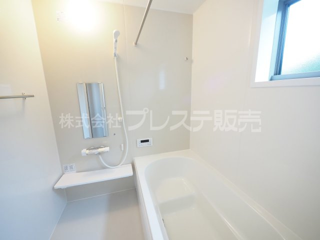 大和郡山市九条町の新築一戸建 全１１区画の浴室|現地写真（５号地浴室）浴室暖房乾燥機を標準装備！