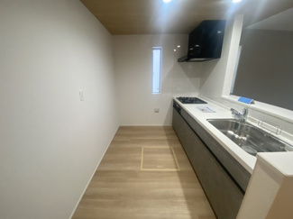 【キッチン】 | 恩納村安富祖（全2棟）ラスト1号棟新築平屋 | 1号棟　使いやすいシステムキッチン♪