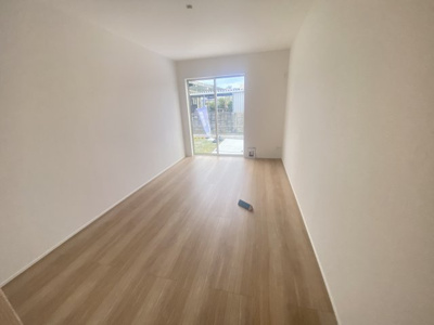 【洋室】 | 恩納村安富祖（全2棟）ラスト1号棟新築平屋 | 1号棟　洋室8帖＋WIC付き♪(WIC×2部屋)