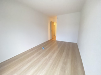 【洋室】 | 恩納村安富祖（全2棟）ラスト1号棟新築平屋 | 1号棟　洋室8帖＋WIC付き♪(WIC×2部屋)