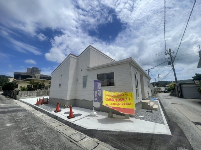 恩納村安富祖（全2棟）ラスト1号棟新築平屋の外観|1号棟　並列駐車2台＋お庭付き新築平屋♪