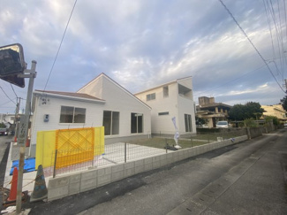 【外観】 | 恩納村安富祖（全2棟）ラスト1号棟新築平屋 | 1号棟　並列駐車2台＋お庭付き新築平屋♪