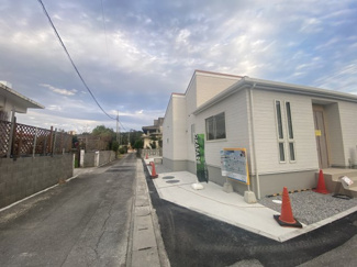 【前面道路含む現地写真】 | 恩納村安富祖（全2棟）ラスト1号棟新築平屋 | ※北側公道私道3.7m♪