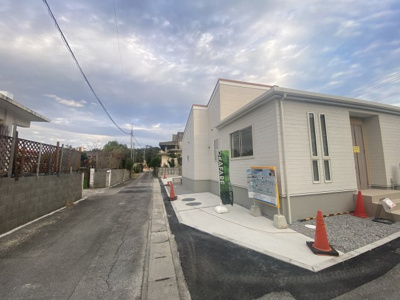 【前面道路含む現地写真】 | 恩納村安富祖（全2棟）ラスト1号棟新築平屋 | ※北側公道私道3.7m♪