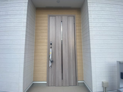 【玄関】 | 恩納村安富祖（全2棟）ラスト1号棟新築平屋 | 1号棟　スマートキー付き♪