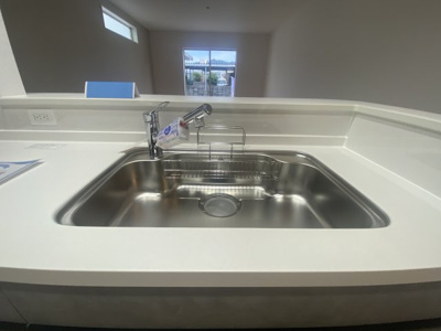 【キッチン】 | 恩納村安富祖（全2棟）ラスト1号棟新築平屋 | 1号棟　浄水器付き♪