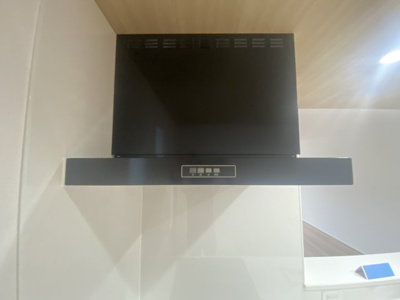 【キッチン】 | 恩納村安富祖（全2棟）ラスト1号棟新築平屋 | 1号棟　使いやすい換気扇♪