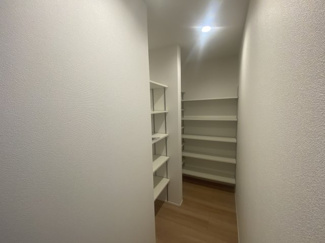 【収納】 | 恩納村安富祖（全2棟）ラスト1号棟新築平屋 | 1号棟　大容量パントリー付き♪