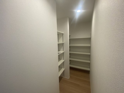 【収納】 | 恩納村安富祖（全2棟）ラスト1号棟新築平屋 | 1号棟　大容量パントリー付き♪