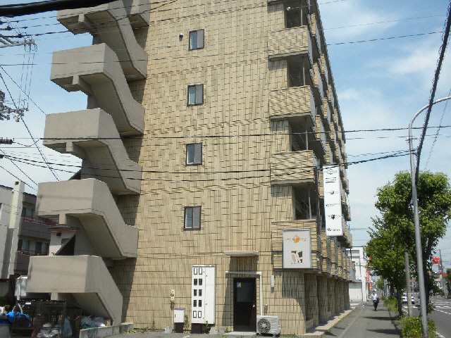 FIVE STARの駐車場