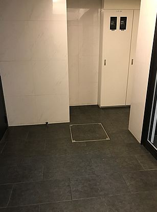 Ｒａｆｆｉｎｅ 雷門のロビー