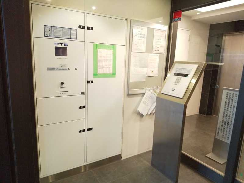 Ｒａｆｆｉｎｅ 雷門のロビー