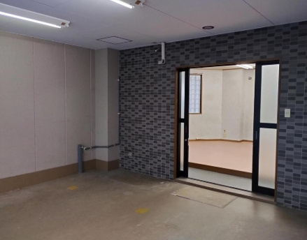 中津事務所ビルの駐車場