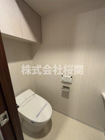横浜市中区弥生町１丁目の賃貸マンションのトイレ|※他号室参考写真