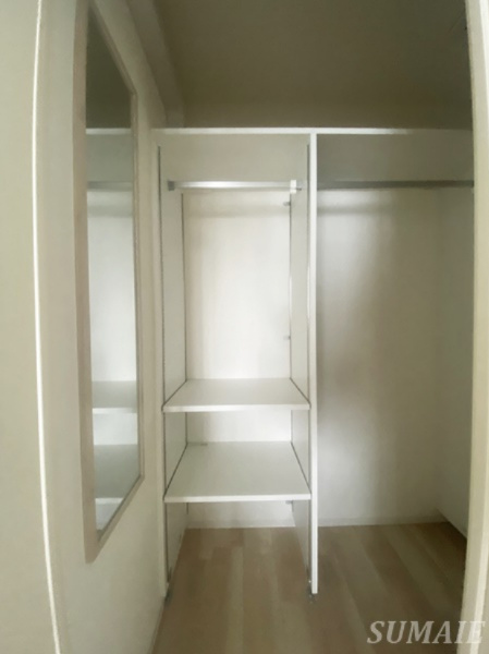 レピュア十条レジデンスの収納|ウォークインクローゼットです